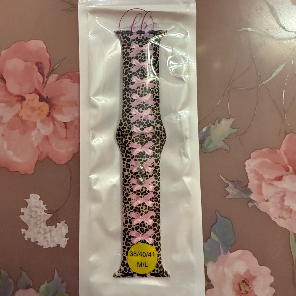 NWT Leopard Print Pink Bow AppleWatch Band